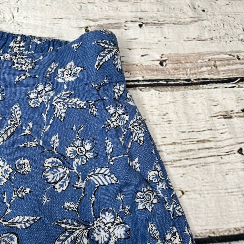 NWT Loft Blue Floral Print Shorts Size M - Picture 2 of 10
